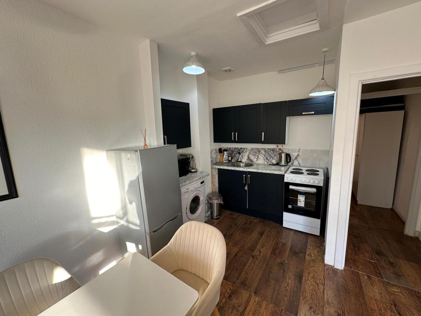 One Bed Victorian Flat,10 Min Walk To Paddington, Sleeps 4, Pet-Friendly Appartement Londen Buitenkant foto